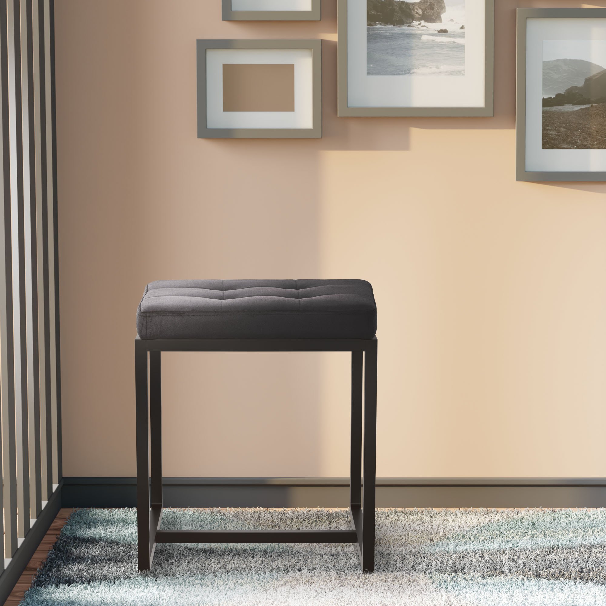 Sitzhocker Barci mit schwarzem Gestell