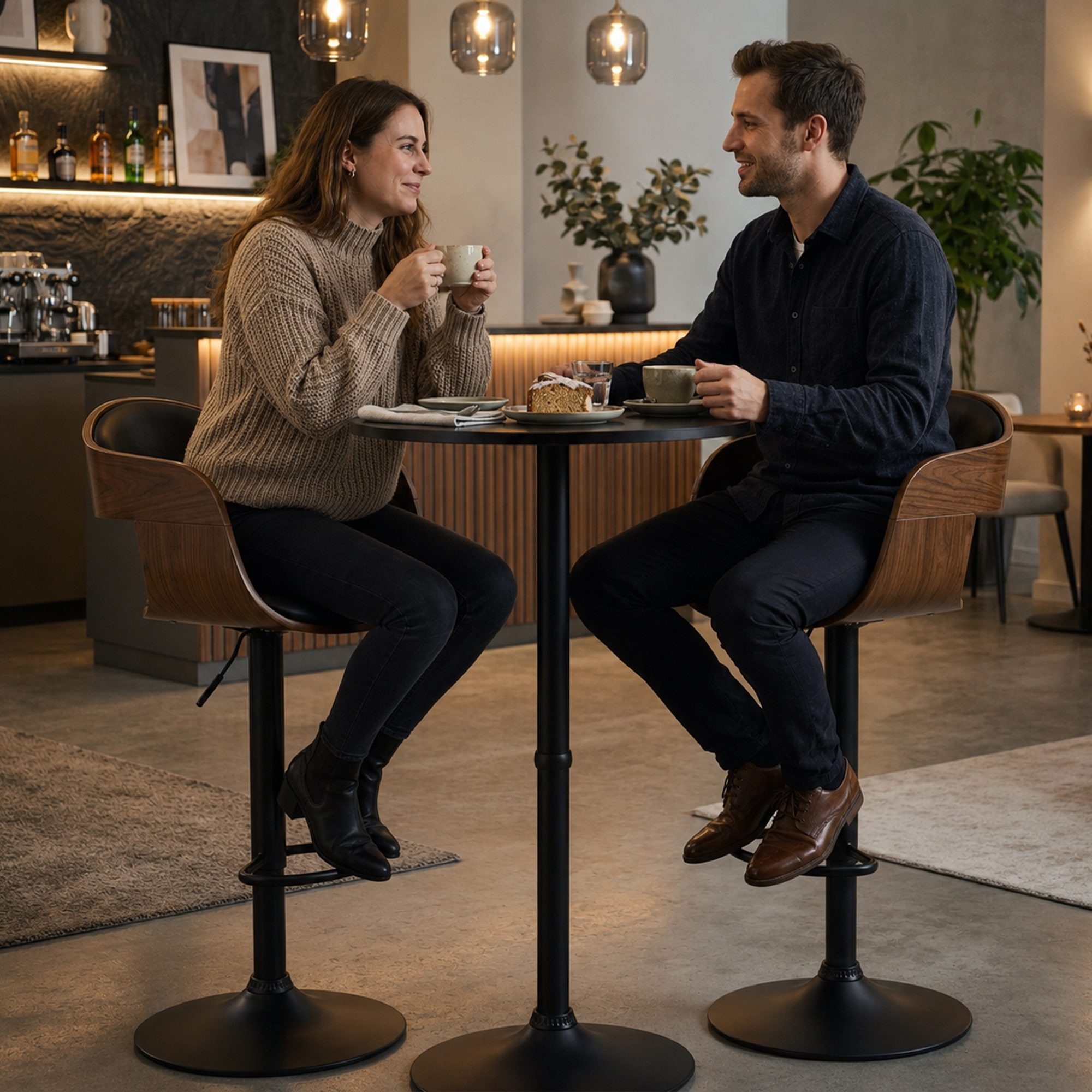 Bartisch-Set Kivo mit zwei Barhockern